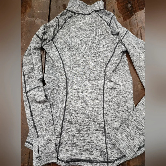 👕 Reebok 1/4 zip shirt size M in Heather gray - Picture 7 of 13